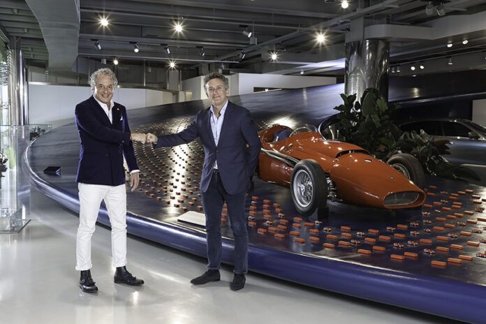 Davide Grasso, CEO de Maserati, y Alejandro Agag, fundador de la Fórmula E.