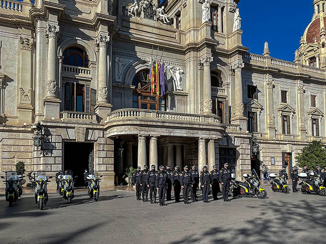 Entrega de la moto a la Policía de Valencia