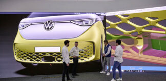 Volkswagen designers advise on every detail of the ID. Buzz – like here on the LED wall
