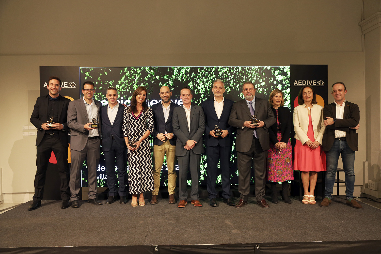 AEDIVE, la Asociación Empresarial para el Desarrollo e Impulso de la  Movilidad Eléctrica, entrega los premios Santiago Losada - Movilidad  Eléctrica