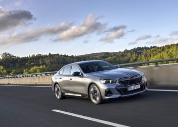 BMW i5, la berlina que quieren todos los ejecutivos, ahora es eléctrica