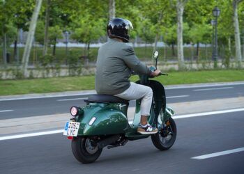 Si compras esta moto eléctrica no tendrás que esperar meses para cobrar el MOVES