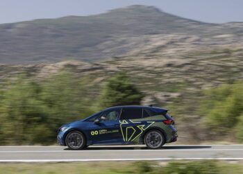 El CUPRA Born demuestra su eficiencia de la mano del medallista olímpico Saúl Craviotto