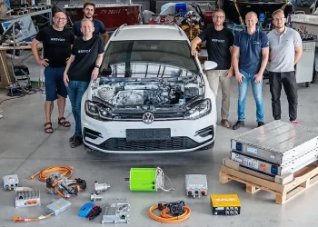 De coche de combustión a coche eléctrico, en solo 8 horas