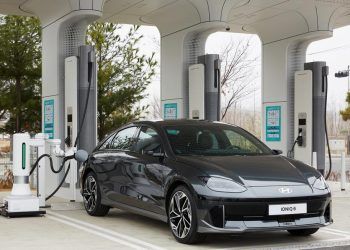 Hyundai presenta ACR, su robot de carga automática para vehículos eléctricos