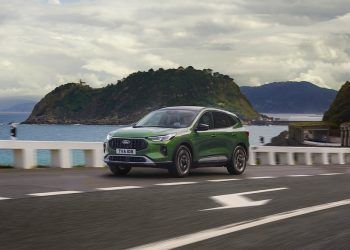 Ford Kuga PHEV 2024, el renovado superventas se estrena con descuentazo de 8.000 euros