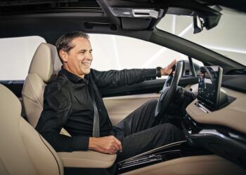 Skoda incorpora el chatbot ChatGPT a su asistente de voz, mejorando la interacción entre vehículo y conductor