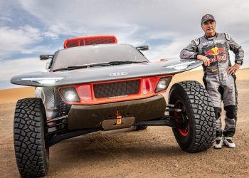 Carlos Sainz hace Historia al ganar el Dakar con un coche eléctrico