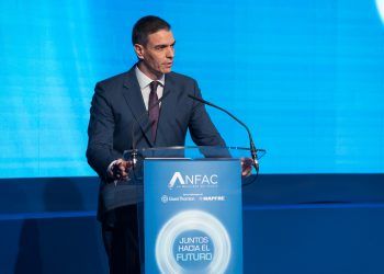 Pedro Sánchez anuncia una revisión de las ayudas a la compra de vehículos eléctricos