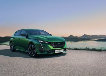 El Peugeot E-308 2024 estará disponible en España en el mes de junio