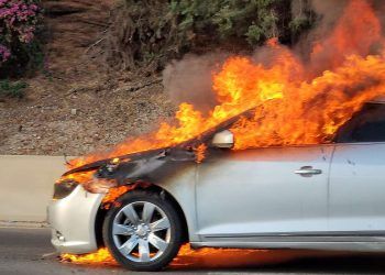 Crean una innovadora batería que evita que los vehículos eléctricos se incendien