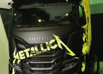 Camiones eléctricos darán energía a la gira de Metallica en Europa