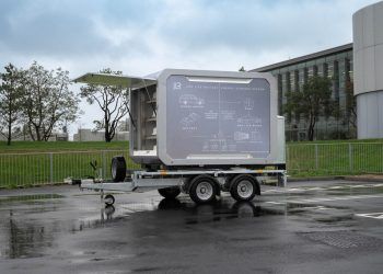 La energía que necesita una casa durante un mes está en este supercagador móvil creado con baterías usadas