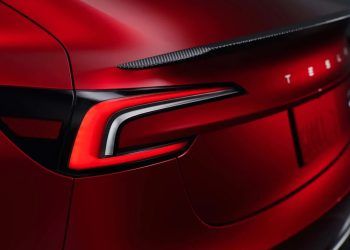 El nuevo Tesla Model 3 Performance es tan rápido que lo mejor solo podrás probarlo en circuito