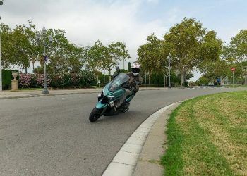 Comprobado: moverse en una moto eléctrica resulta mucho más económico que en una de gasolina