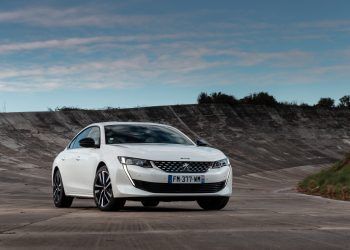 Prueba de consumo, en litros y kWh, del Peugeot 508 Plug-in Hybrid
