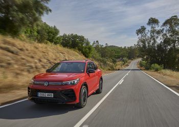 El VW Tiguan 2024 ya está aquí, con dos versiones híbridas enchufables que superan los 100 km de autonomía