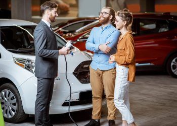 Casi la mitad de los eléctricos matriculados en mayo fueron comprados por un particular