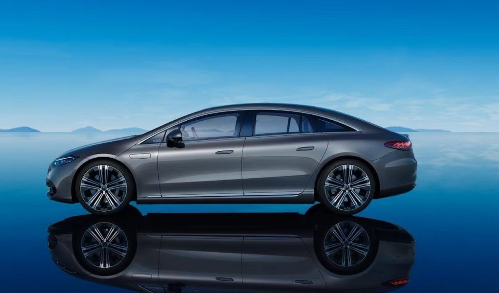 Mercedes EQS 450, uno de los coches con más autonomía