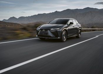 El primer Lexus RZ con tracción delantera ya está aquí