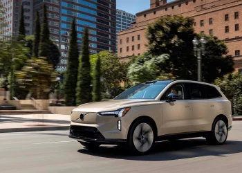 Comparativa para gente con pasta: Volvo EX90 o Mercedes EQS SUV