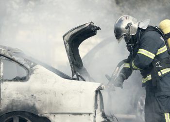 Los coches eléctricos no se incendian más y, si lo hacen, se apagan solos