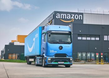 Amazon compra 200 camiones eléctricos de Mercedes-Benz, pero por ahora no los veremos en España