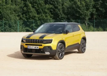 ¿Mejor eléctrico o de gasolina? Lo comprobamos con el Jeep Avenger