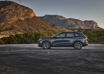 Al volante del Audi eléctrico más avanzado del momento: Q6 e-tron