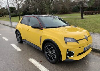 ¿Es el Renault 5 e-tech una buena opción para pasarte al eléctrico?