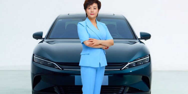 Stella Li vicepresidenta ejecutiva de BYD