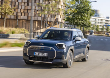 Probamos el Mini Aceman, el coche (eléctrico) de las ocho caras