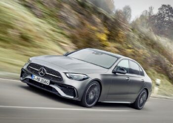 Mercedes C 300 híbrido enchufable diésel