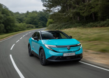 Ahora sí, vuelve el Nissan Leaf, con unas cifras de autonomía y velocidad de carga muy superiores