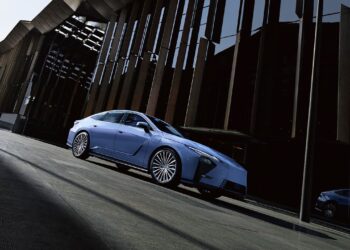 Lexus ES 2025