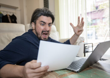 Cargan su coche eléctrico y les cobran ¡1.200 euros! El incidente que se ha hecho viral