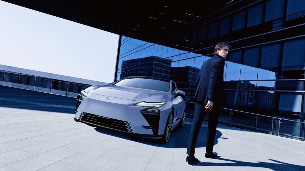 Lexus ES 2025