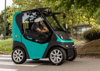 Al Citroën AMI le ha salido un nuevo rival: un microcoche eléctrico que viene de Galicia