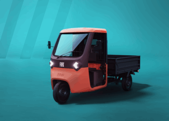 Este simpático triciclo eléctrico es TRIS, la solución de Fiat para que te lleven la compra a casa