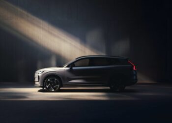Volvo presenta el XC70, un superhíbrido enchufable que promete 200 km de autonomía eléctrica