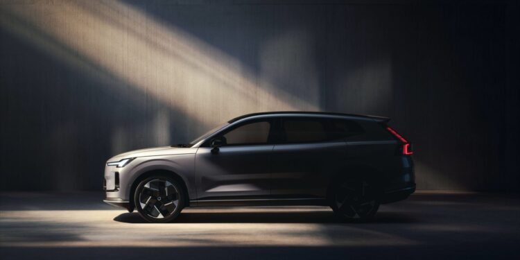 New Volvo XC70