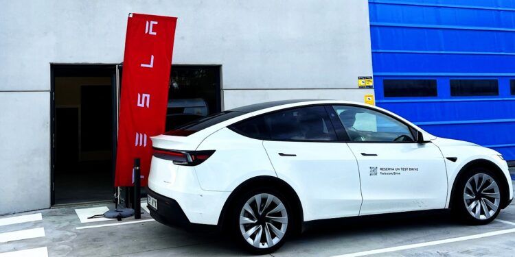 conducción autoservicio Tesla