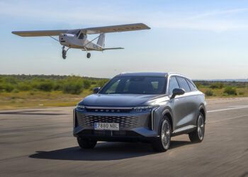 Conducimos el Omoda 9 SHS, el PHEV chino de alto rendimiento que quiere poner en jaque a las marcas premium con un precio imbatible