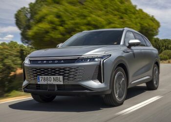 Conducimos el Omoda 9 SHS, el PHEV chino de alto rendimiento que quiere poner en jaque a las marcas premium con un precio imbatible
