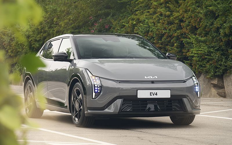 lanzamiento vehículos eléctricos