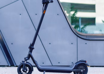 Probamos el NIU KQi 100F, un patinete eléctrico que demuestra que lo bueno no siempre es caro