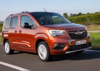 Probamos la Opel Combo totalmente eléctrica, ¿quién dijo que una furgoneta eléctrica es solo para trabajar?