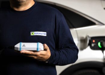 ¿Tienes un coche eléctrico? Así lo cuida y lo revisa Euromaster