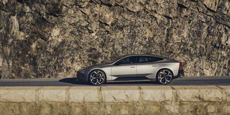 El nuevo Polestar 5 combina un diseño inspirado en la aeronáutica con hasta 670 km de autonomía y una plataforma eléctrica de 800 V.