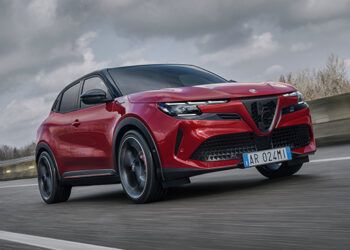 Alfa Romeo Junior Elettrica, no es un compra racional, la pregunta es: ¿te lo puedes permitir?